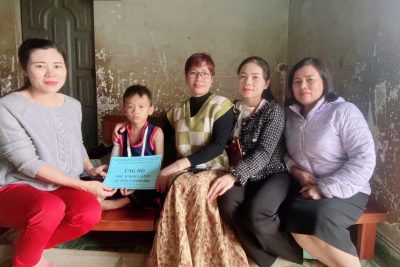 CÁC ĐOÀN THỂ CỦA TRƯỜNG ĐẠI DIỆN THĂM HỌC SINH KHÔNG MAY GẶP NẠN