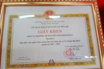 TRƯỜNG TIỂU HỌC NGUYỄN THỊ MINH KHAI ĐẠT GIẢI A TRONG HỘI DIỄN VĂN NGHỆ CHÀO MỪNG ĐẠI HỘI ĐẢNG BỘ XÃ CƯ M’GAR LẦN THỨ NHẤT, NHIỆM KỲ 2025–2030